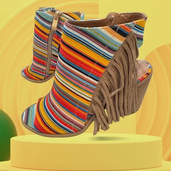 NWOT Very Volatile Delcarmen Serape Leather Fringe Bootie Size 8 - Picture 2 of 4